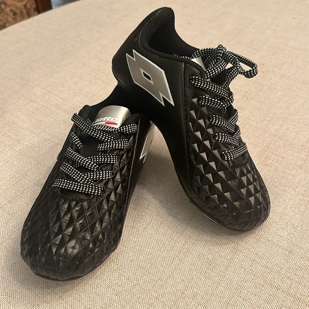Lotto Forza Elite 2 Soccer Cleats Size 11M